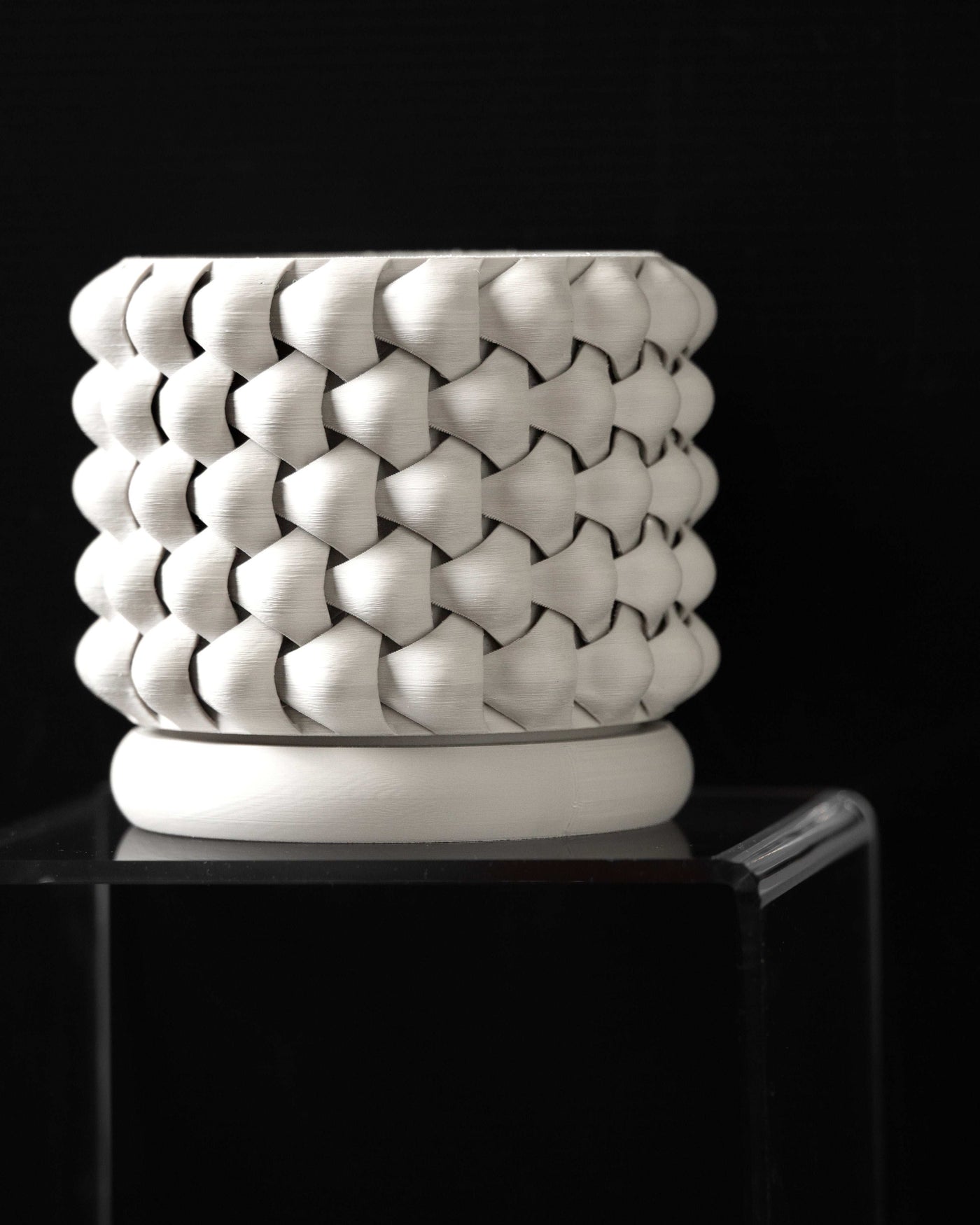Tri-weave woven texture indoor planter, product view 2