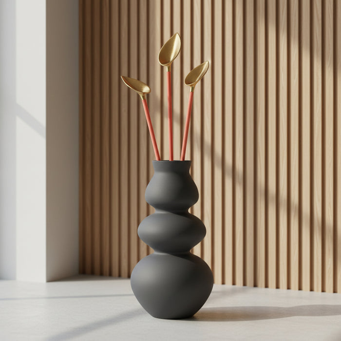 Modern Sculptural Vase “Elara” with Color Personalization