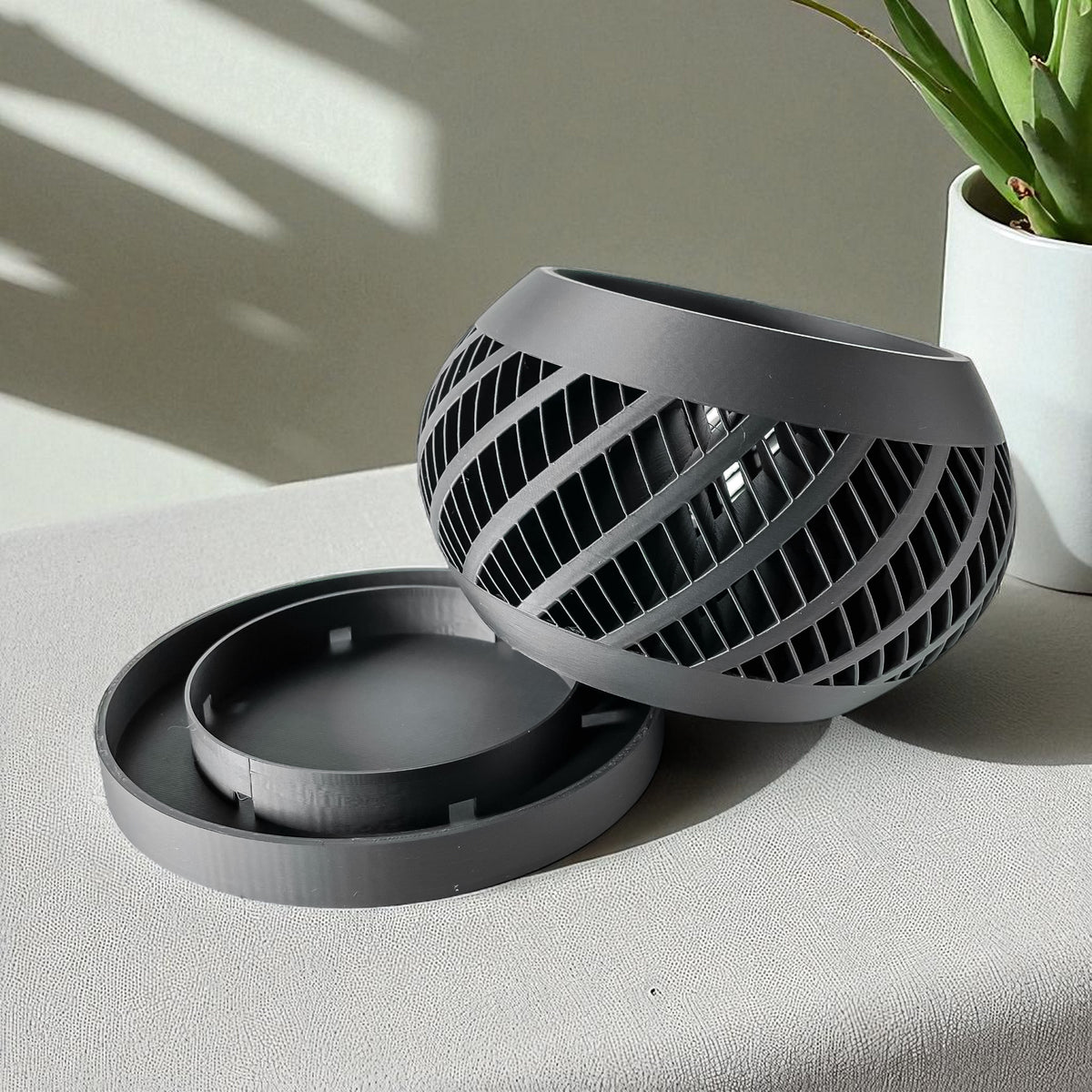 Elvik spiral ribs ventilated orchid pot, side view