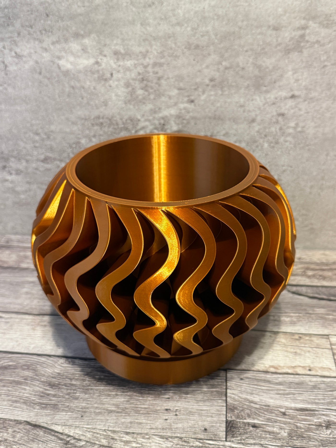 Noli flowing texture indoor planter, product view 7