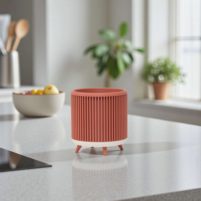 Planter pot “Quadra”– Ribbed 3D-Printed Planter with Legs