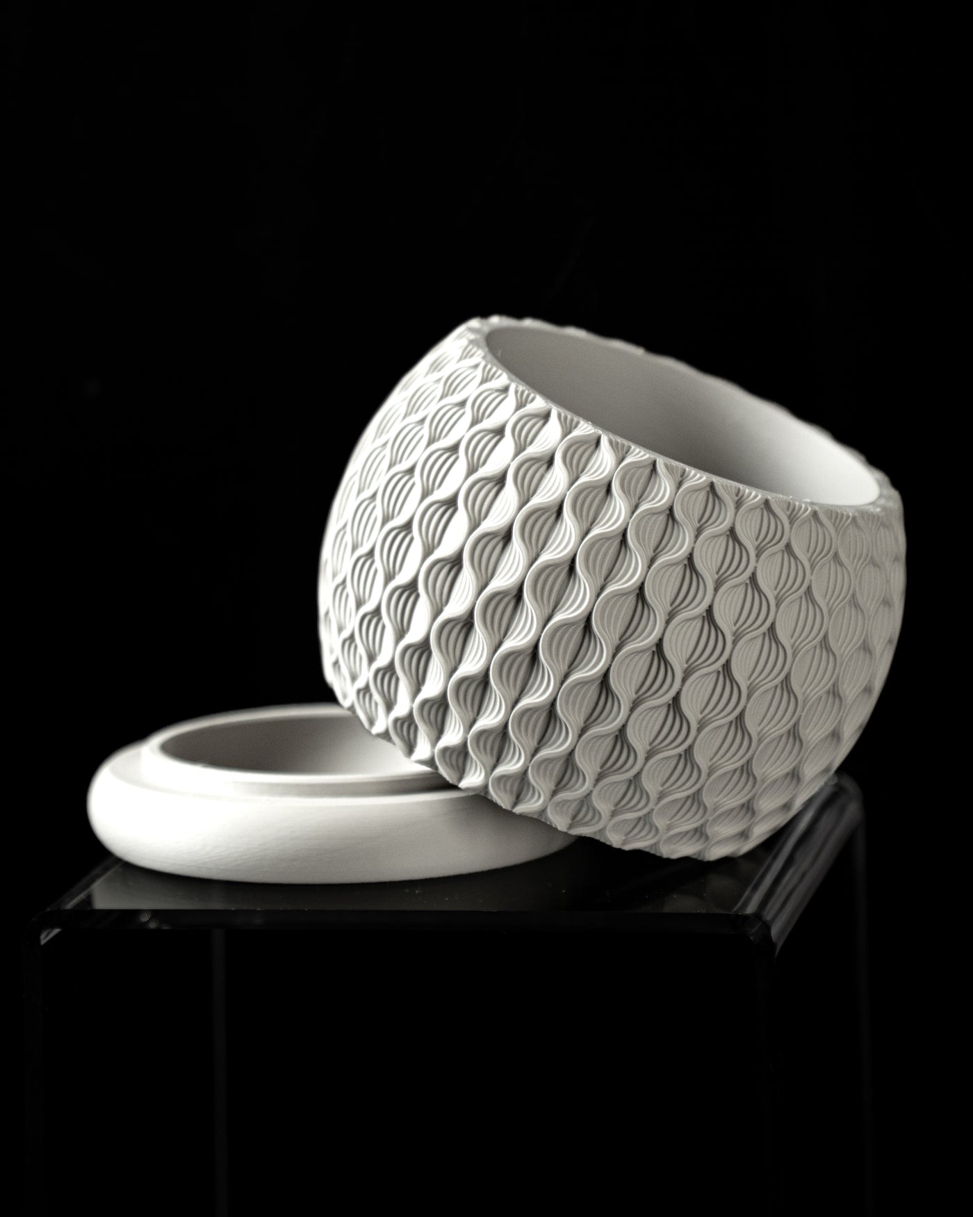 Bloom botanical texture indoor planter, product view 3