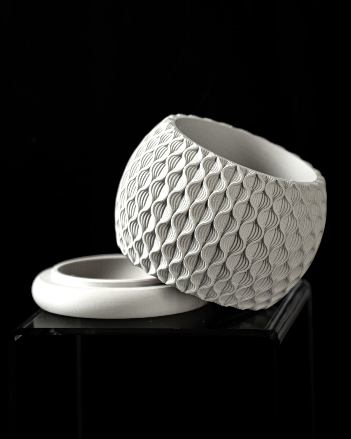 Bloom botanical texture indoor planter, product view 3