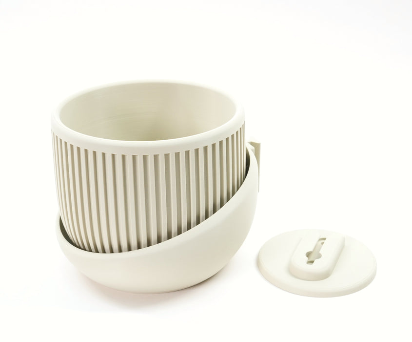 Wall planter “Korin” with removable wall mount plate and two-piece planter design