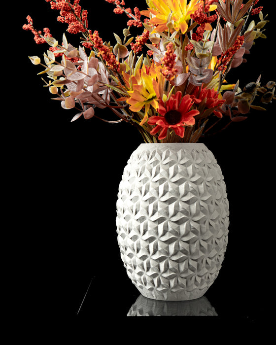 DiStar geometric star-texture vase with flowers, front view