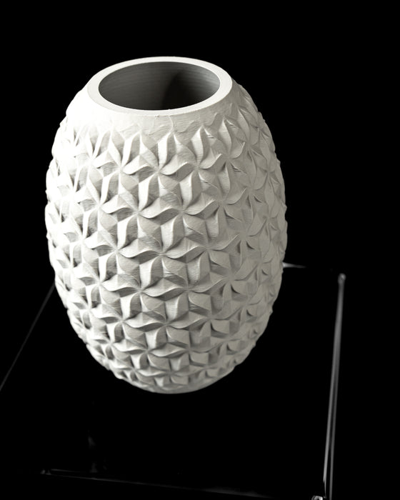 DiStar sculptural vase angled top view showing circular opening
