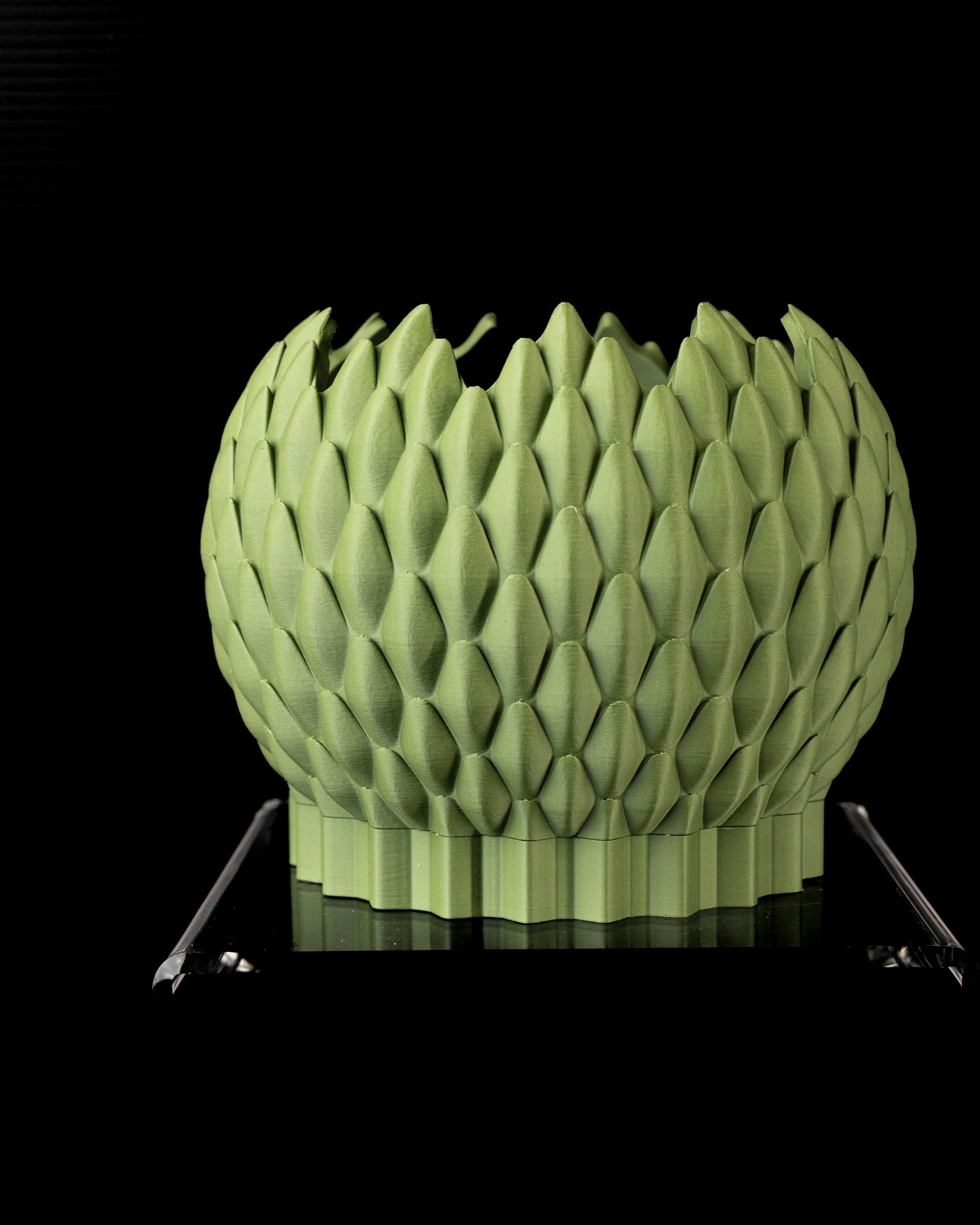 Dragon Scale scale texture indoor planter, product view 4