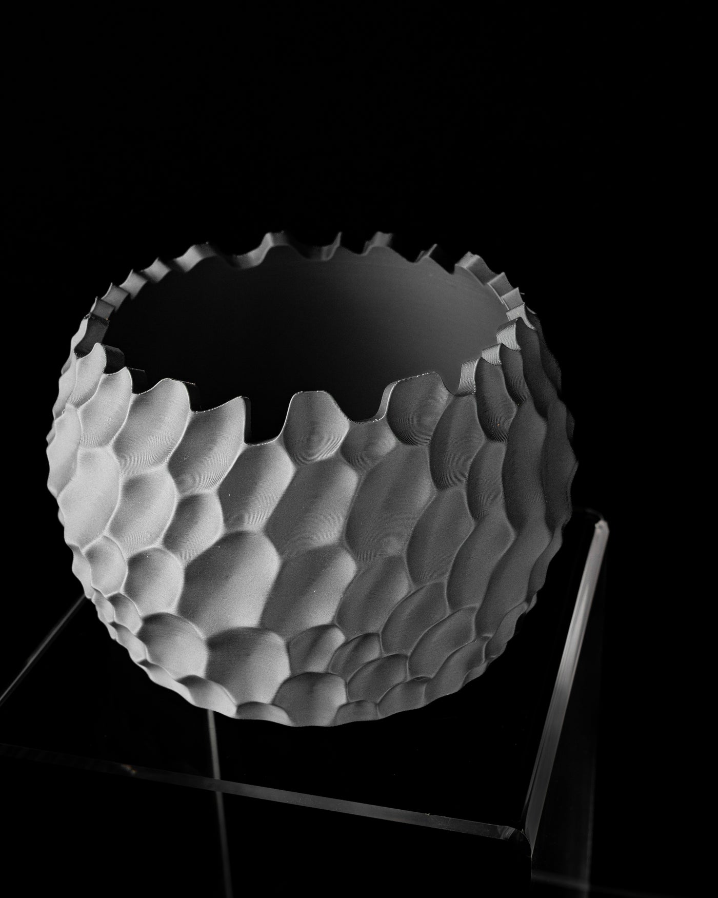 Dune sculptural planter product view showing irregular rim