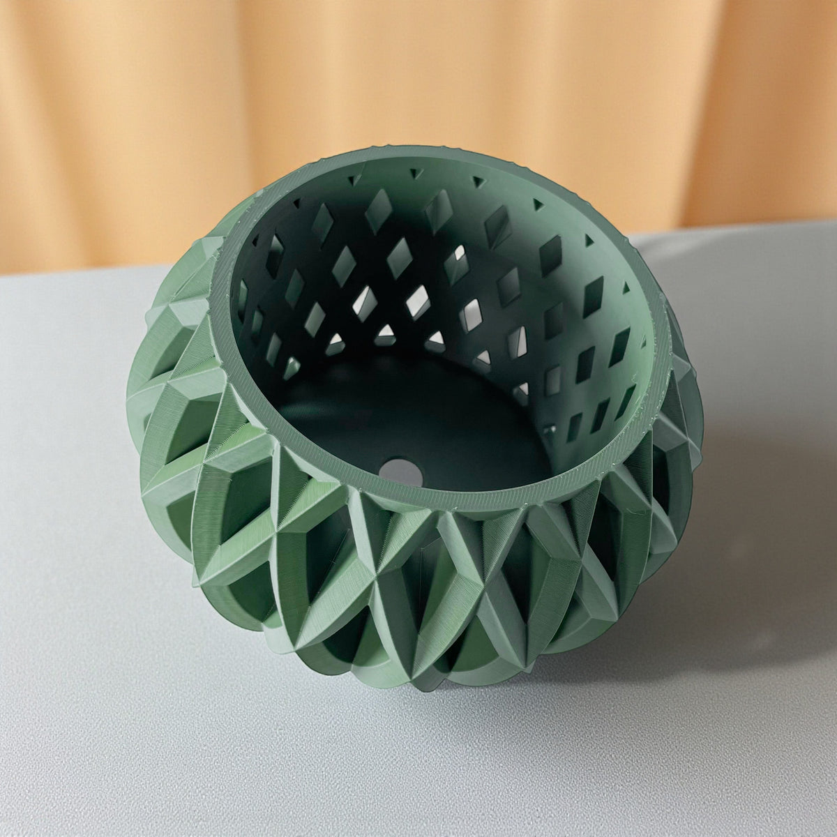 Elson diamond lattice ventilated orchid pot, side view