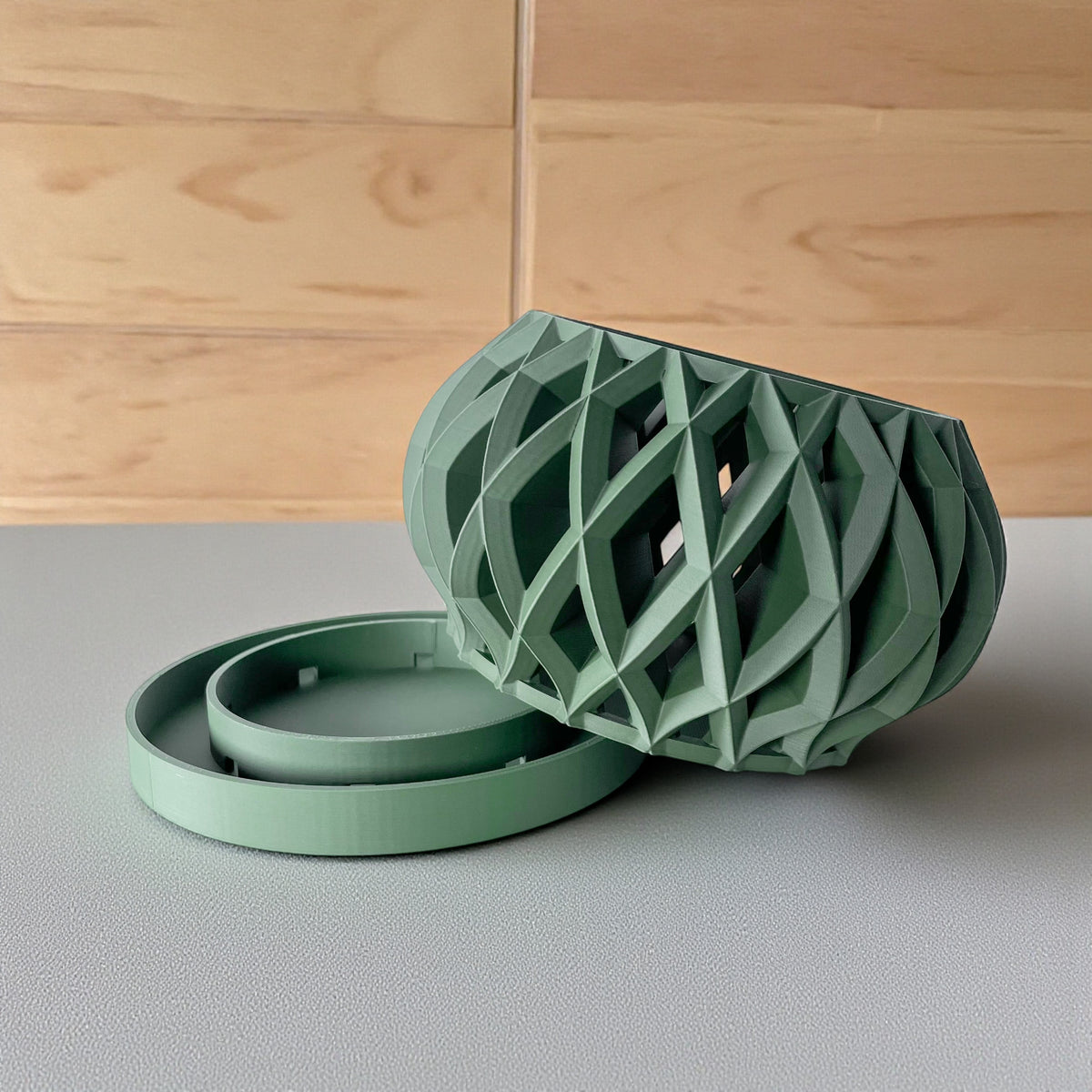 Elson diamond lattice ventilated orchid pot, top opening view