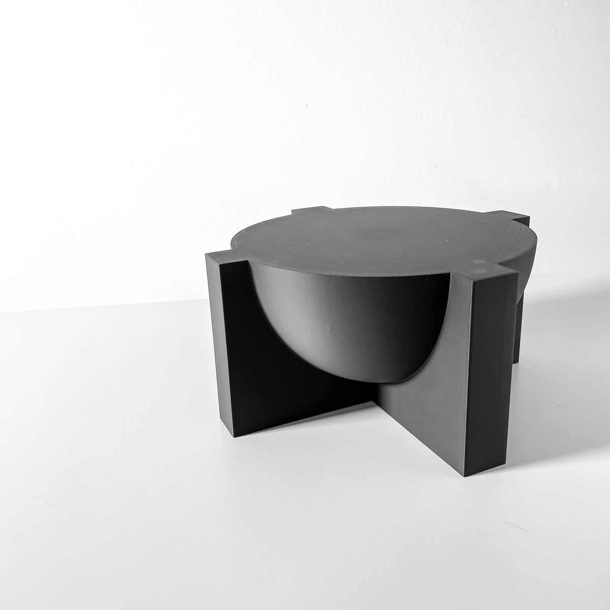 Lasi modern architectural pedestal for indoor planters, detail view