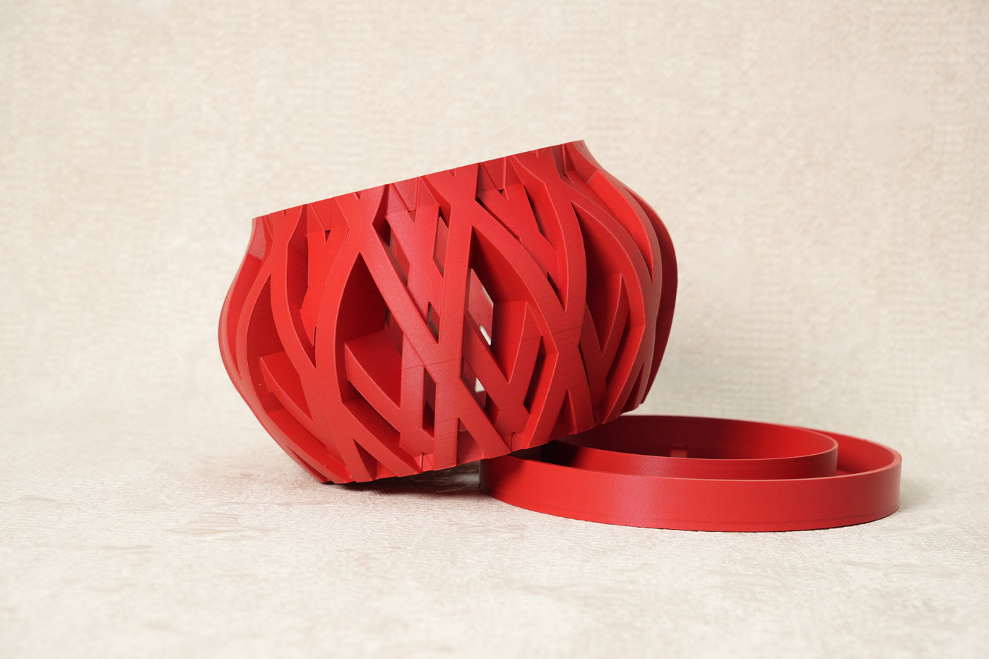 Rimo rounded lattice ventilated orchid pot, bottom tray view