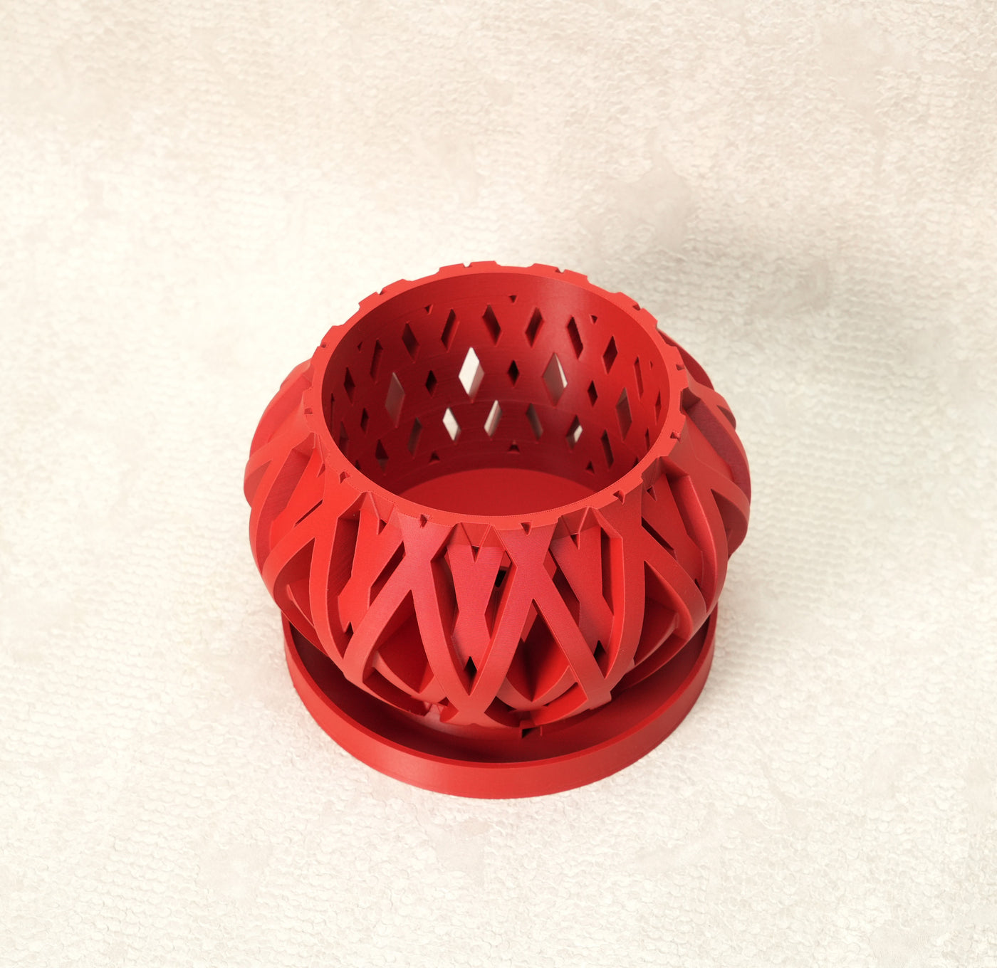 Rimo rounded lattice ventilated orchid pot, indoor display view
