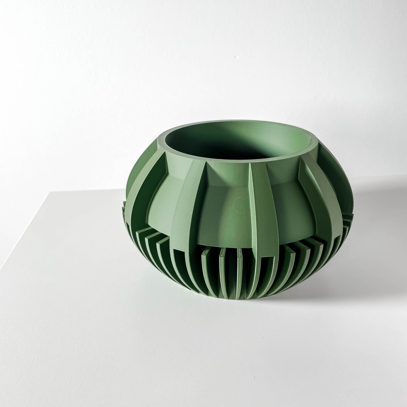 Loso ribbed indoor planter, product view 9