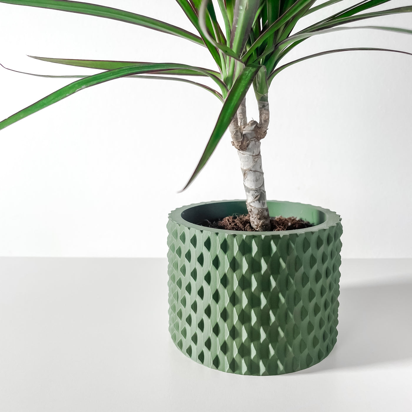 Ondir geometric indoor planter, product view 2