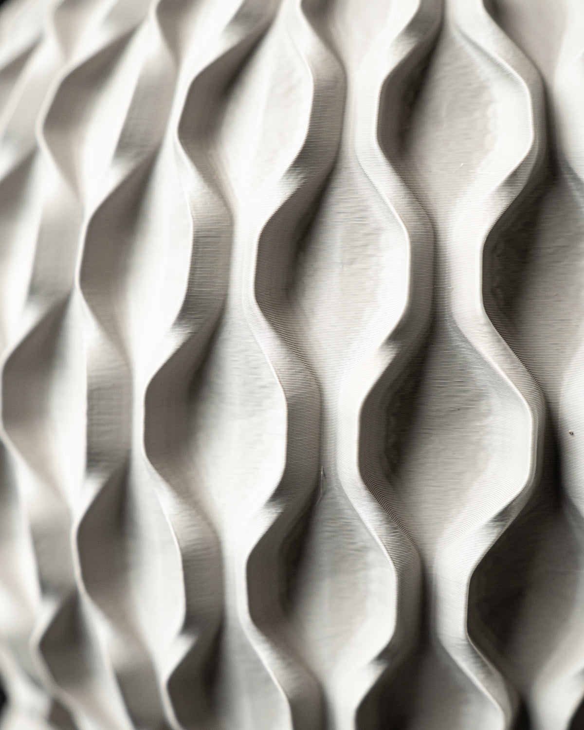 Chain flowing texture indoor planter, product view 5