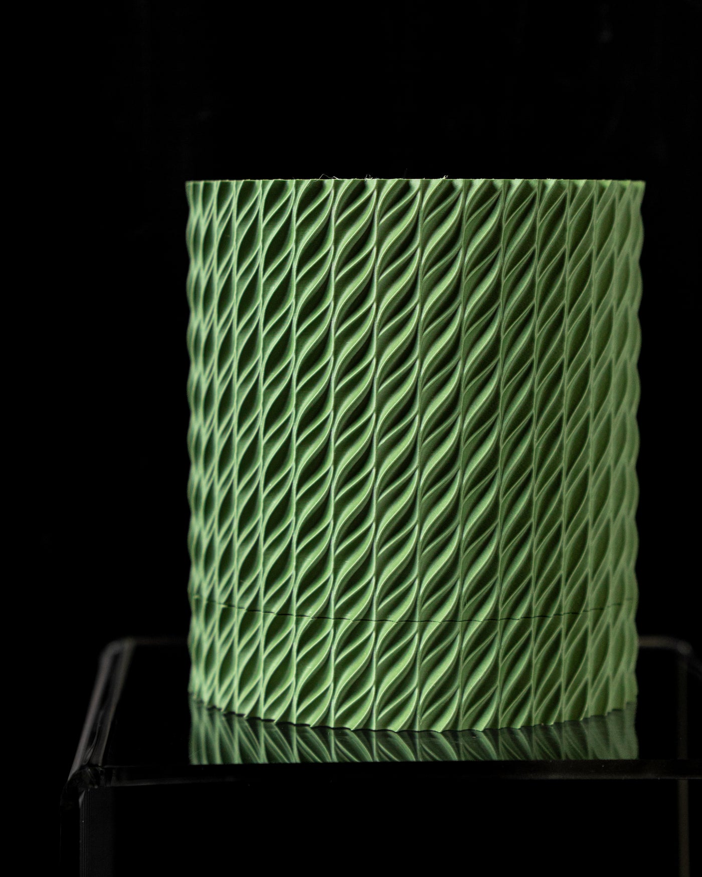 Flow spiral indoor planter, product view 3