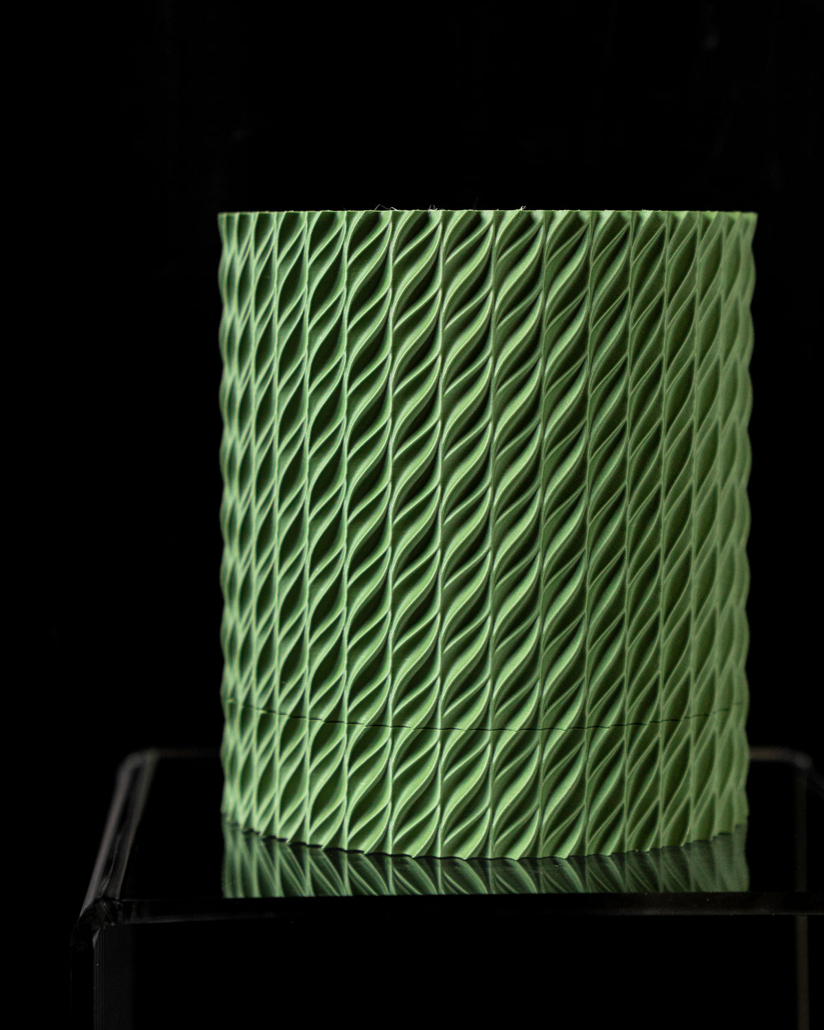 Flow spiral indoor planter, product view 3