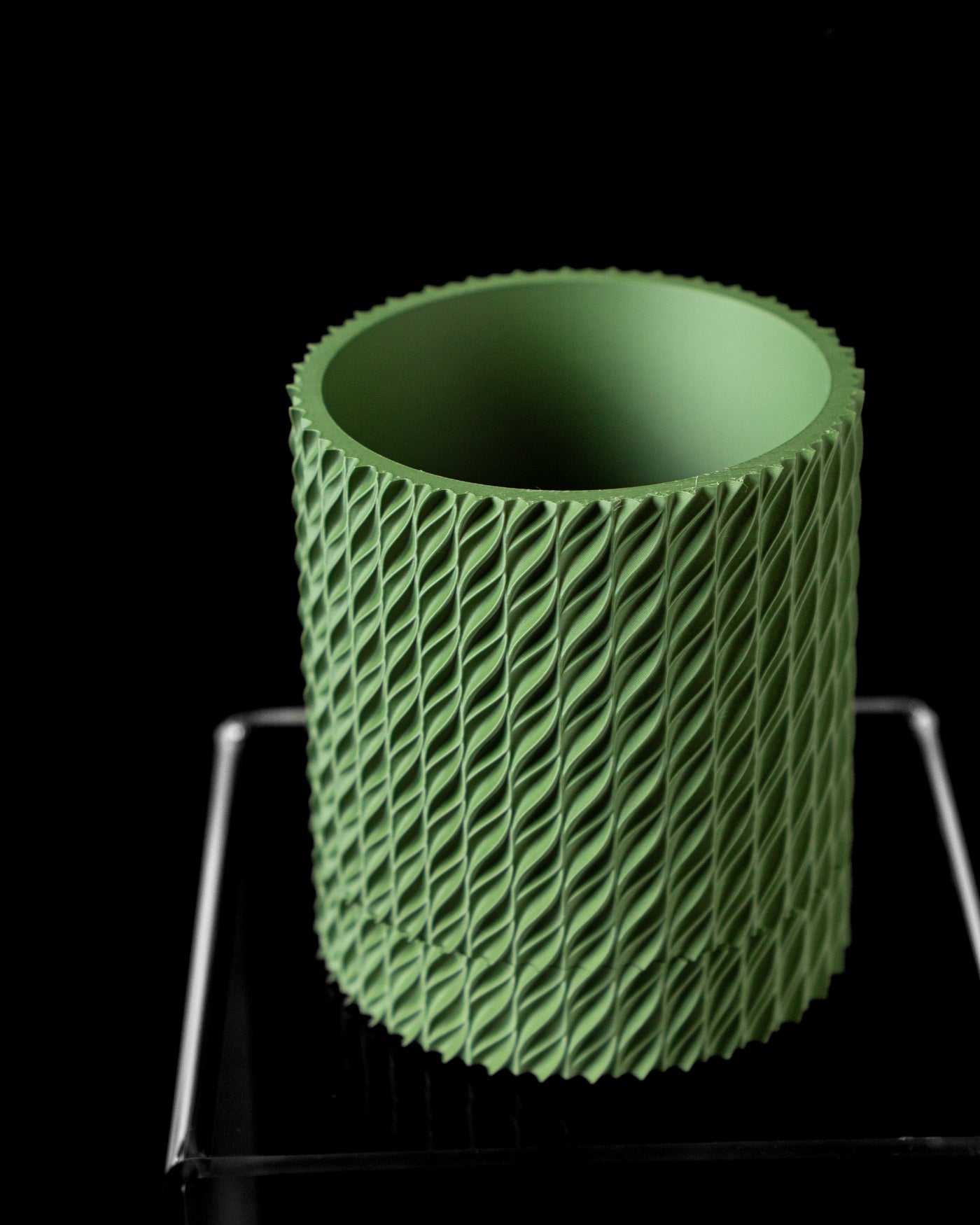 Flow spiral indoor planter, product view 5