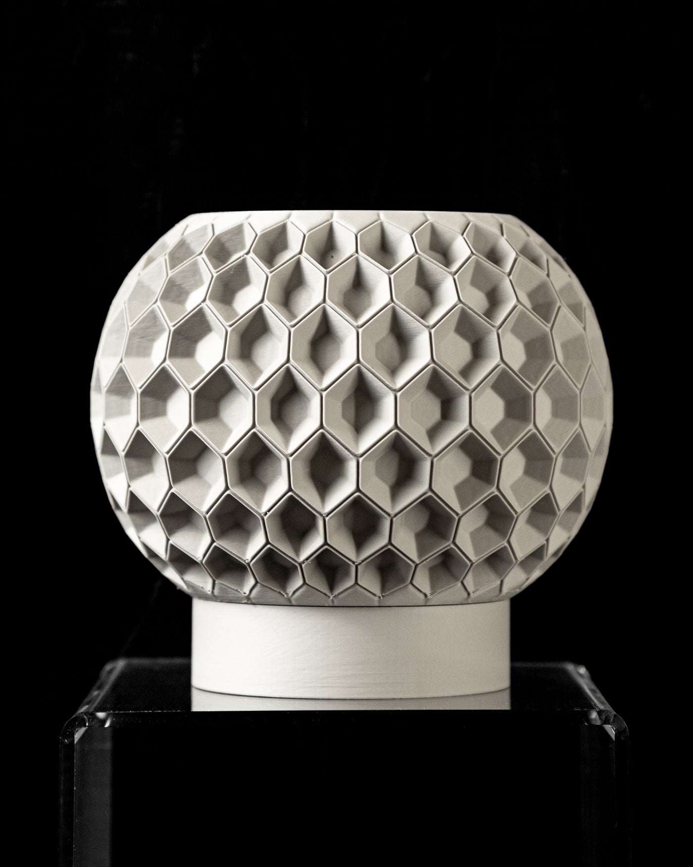 Hexa2 geometric indoor planter, product view 4