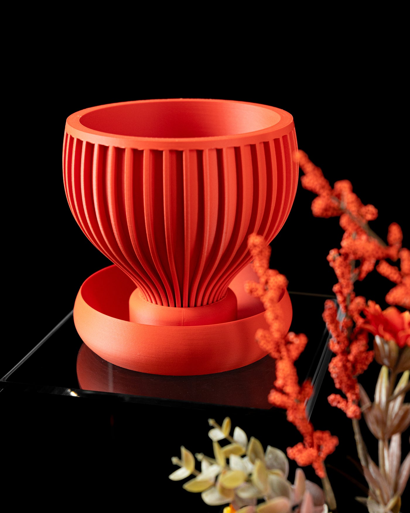 Yin ribbed indoor planter, product view 3