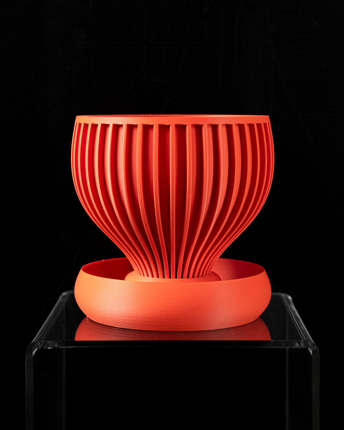 Yin ribbed indoor planter, product view 4