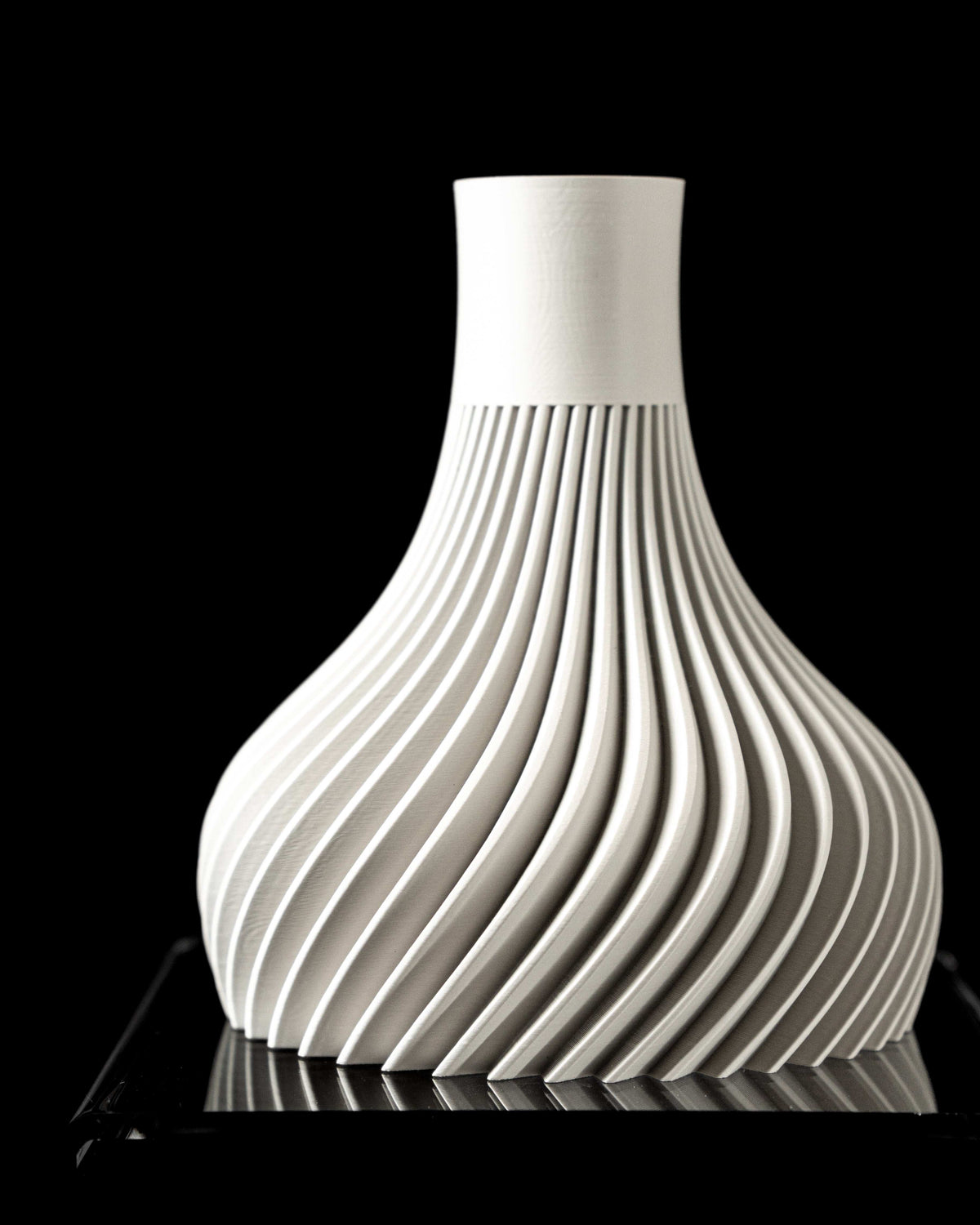 Ridged spiral ribbed vase for flowers, product view 3