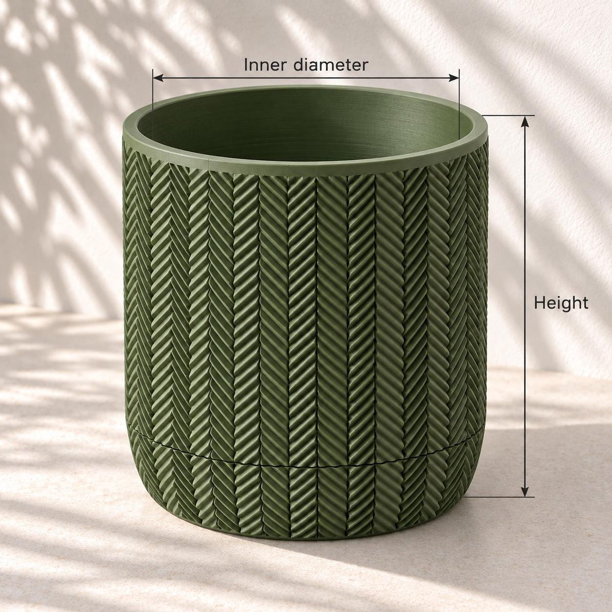 Spigo wall planter size guide with arrows marking the inner diameter and overall height.
