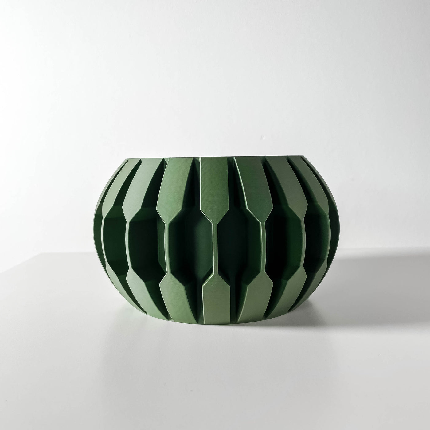 Gervi ribbed indoor planter, product view 4