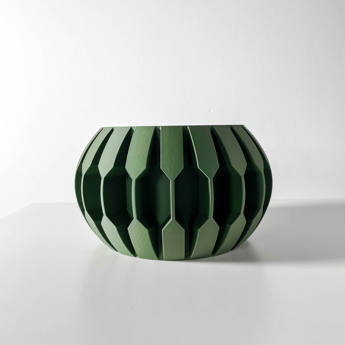 Gervi ribbed indoor planter, product view 4