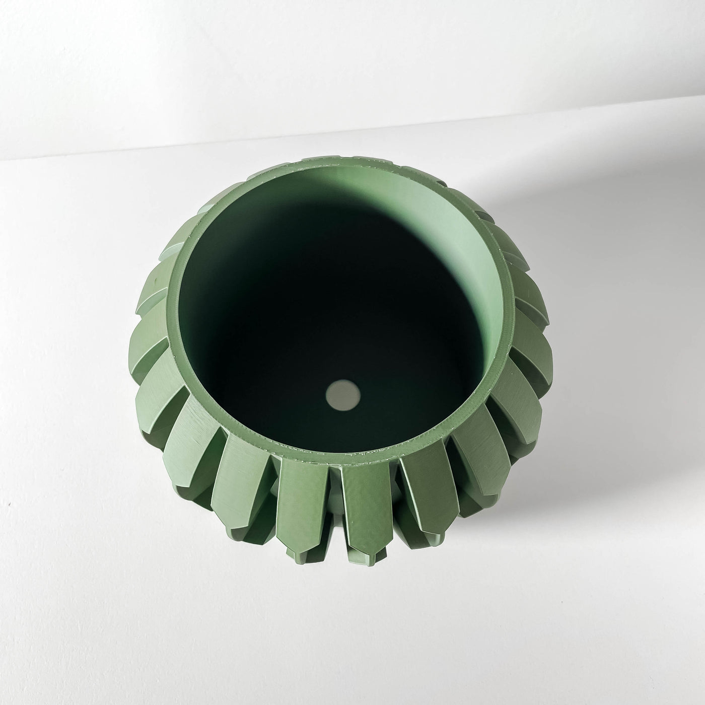 Gervi ribbed indoor planter, product view 5