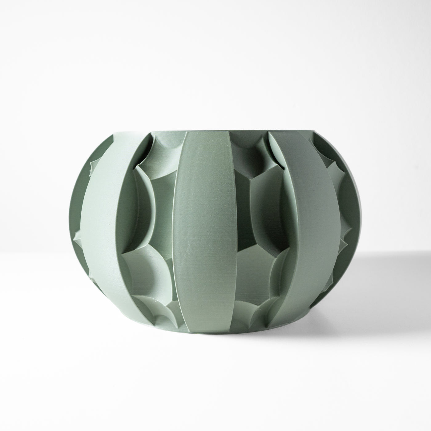 Erna sculptural indoor planter, product view 4