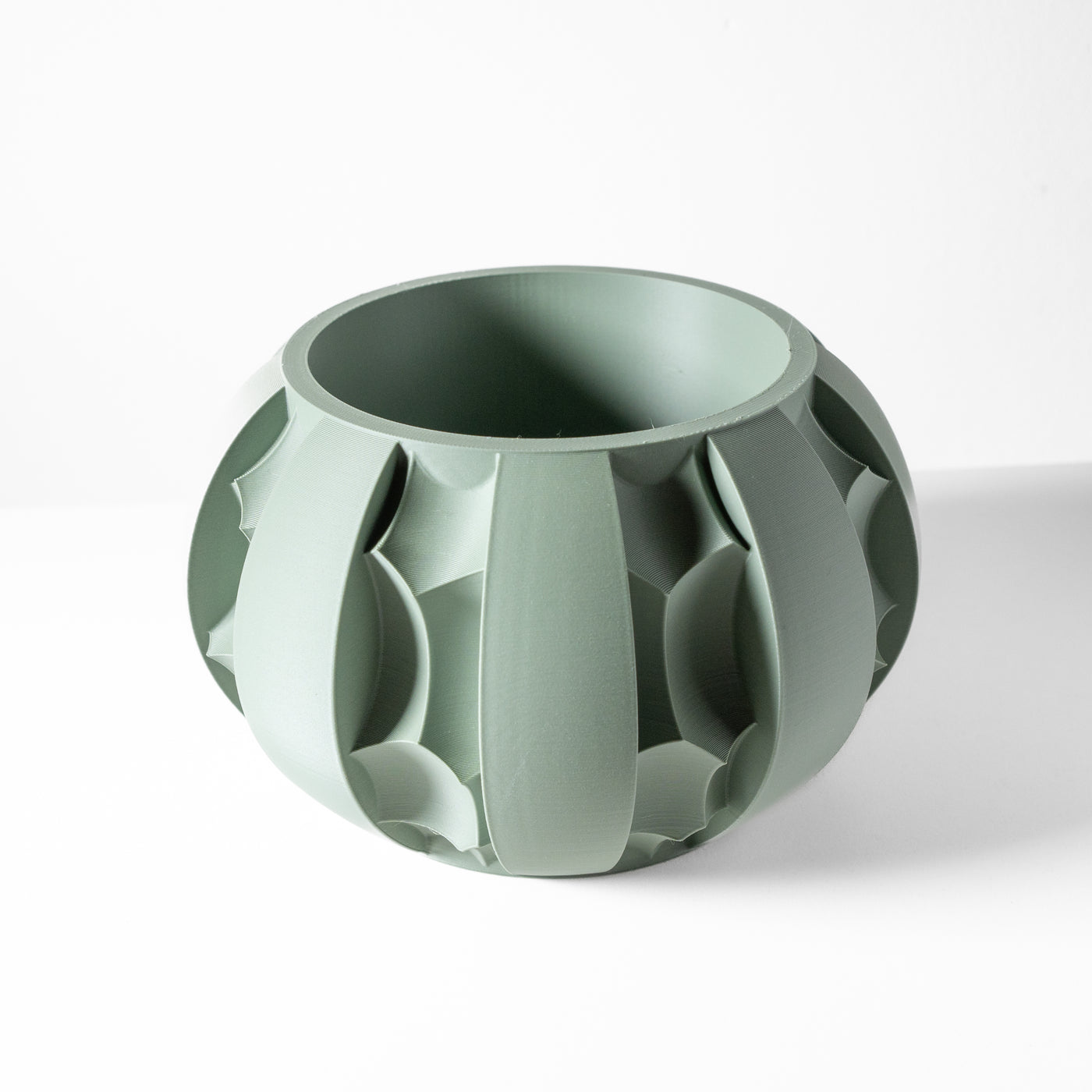 Erna sculptural indoor planter, product view 5