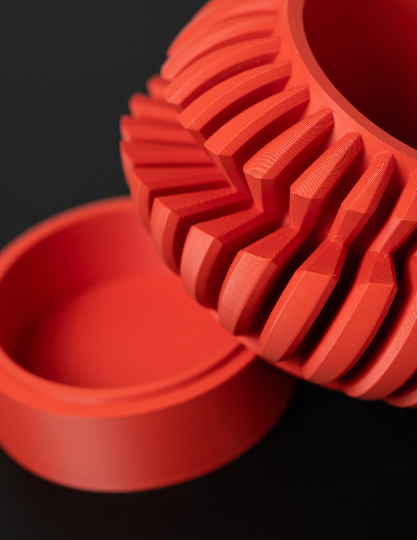 Luxira spiral indoor planter, product view 4