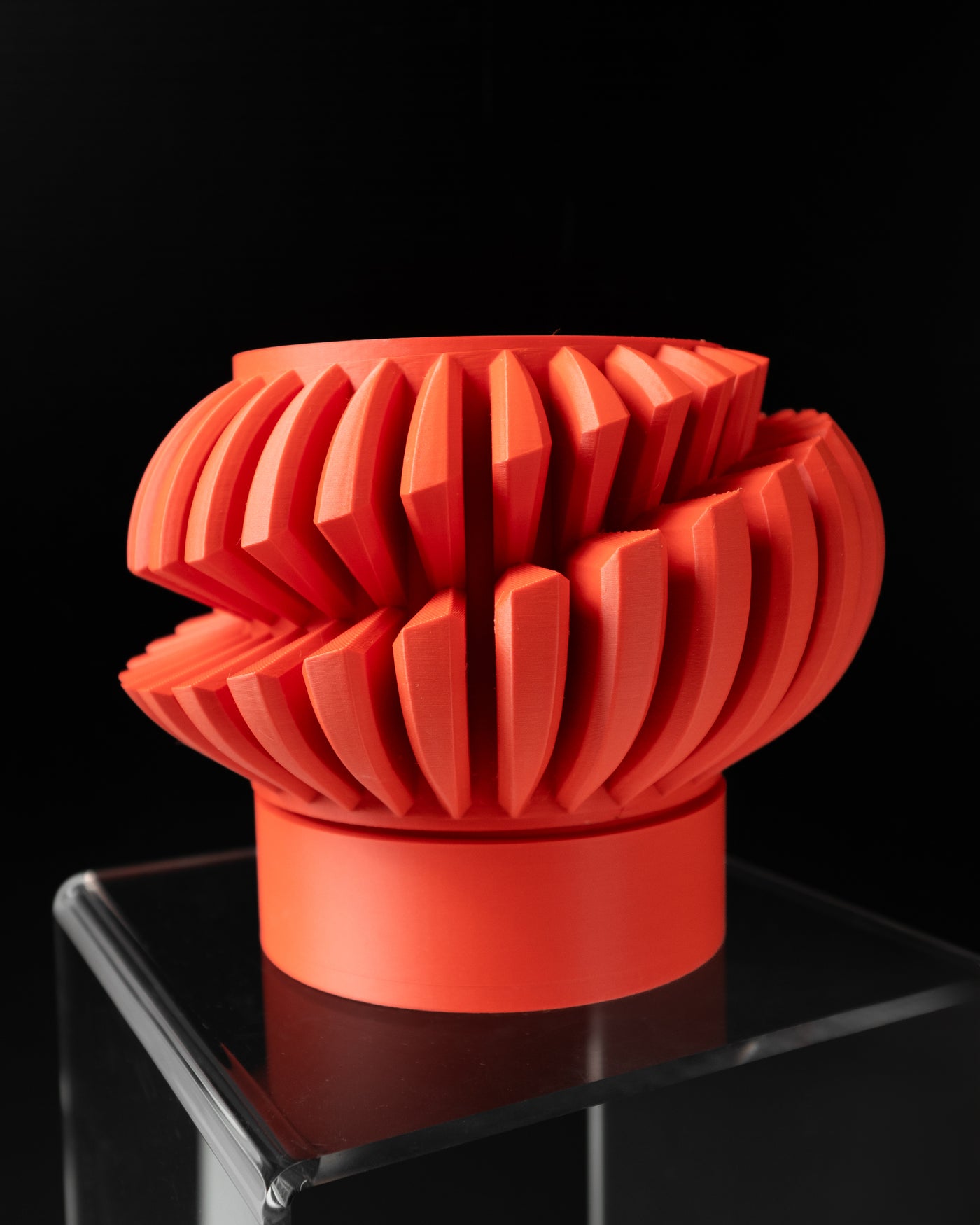 Luxira spiral indoor planter, product view 5
