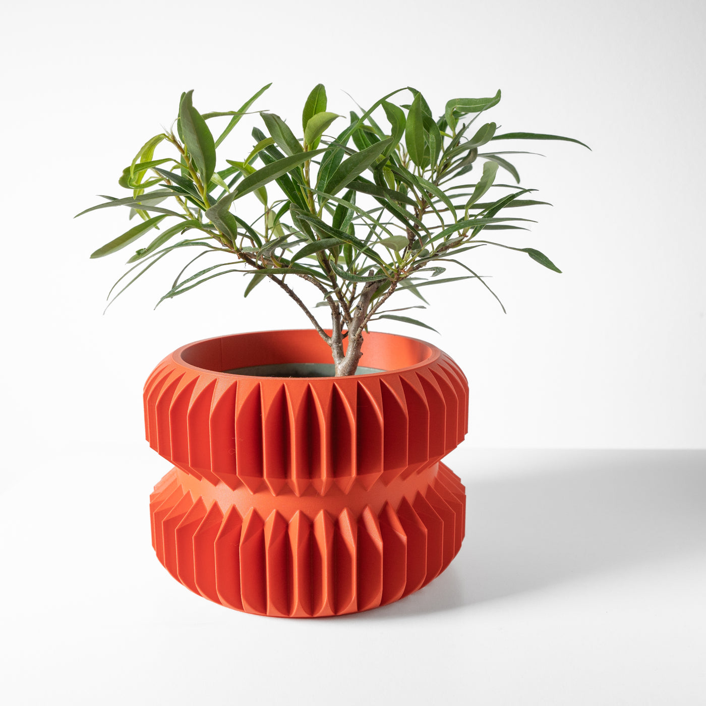 Pilas geometric indoor planter, product view 3