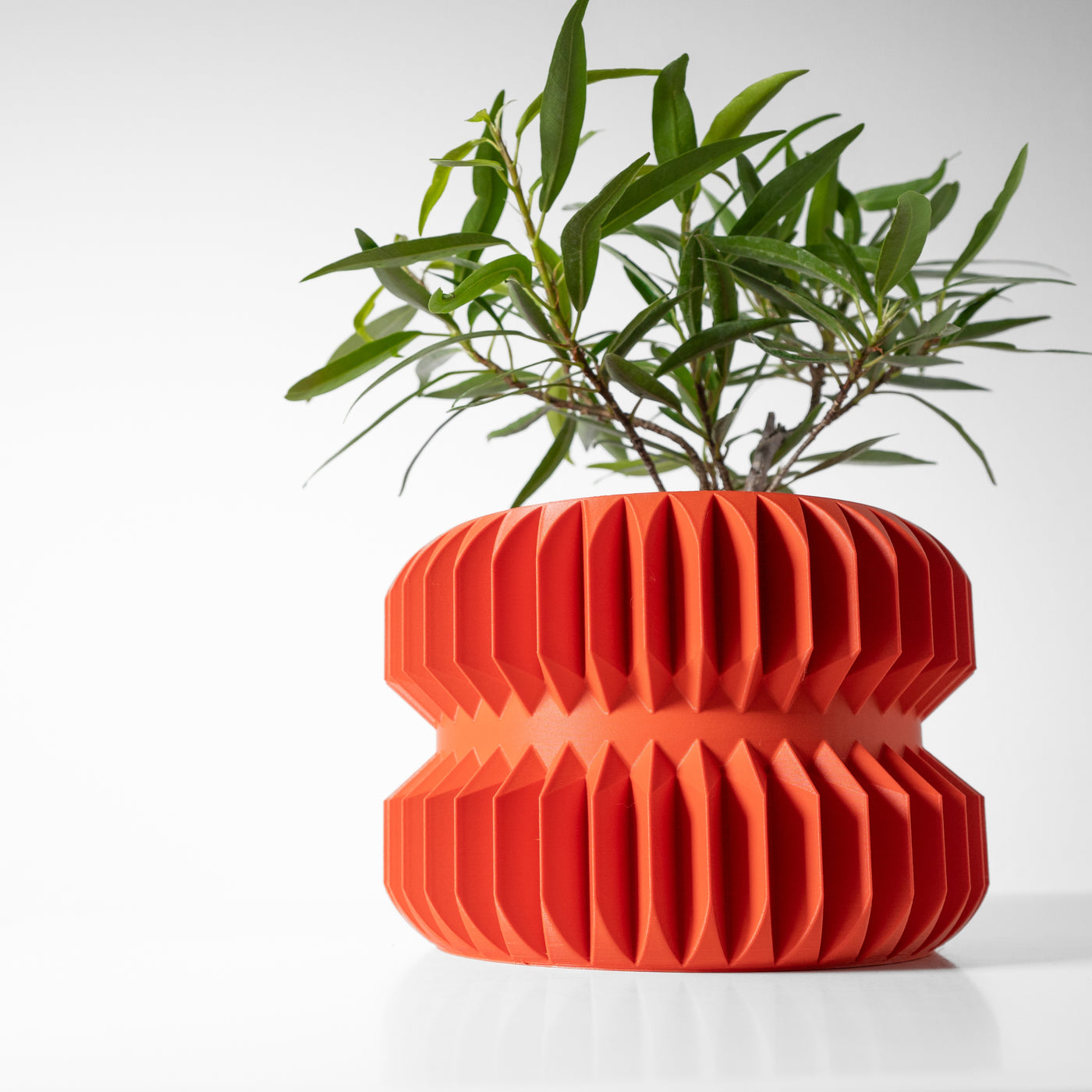 Pilas geometric indoor planter, product view 2