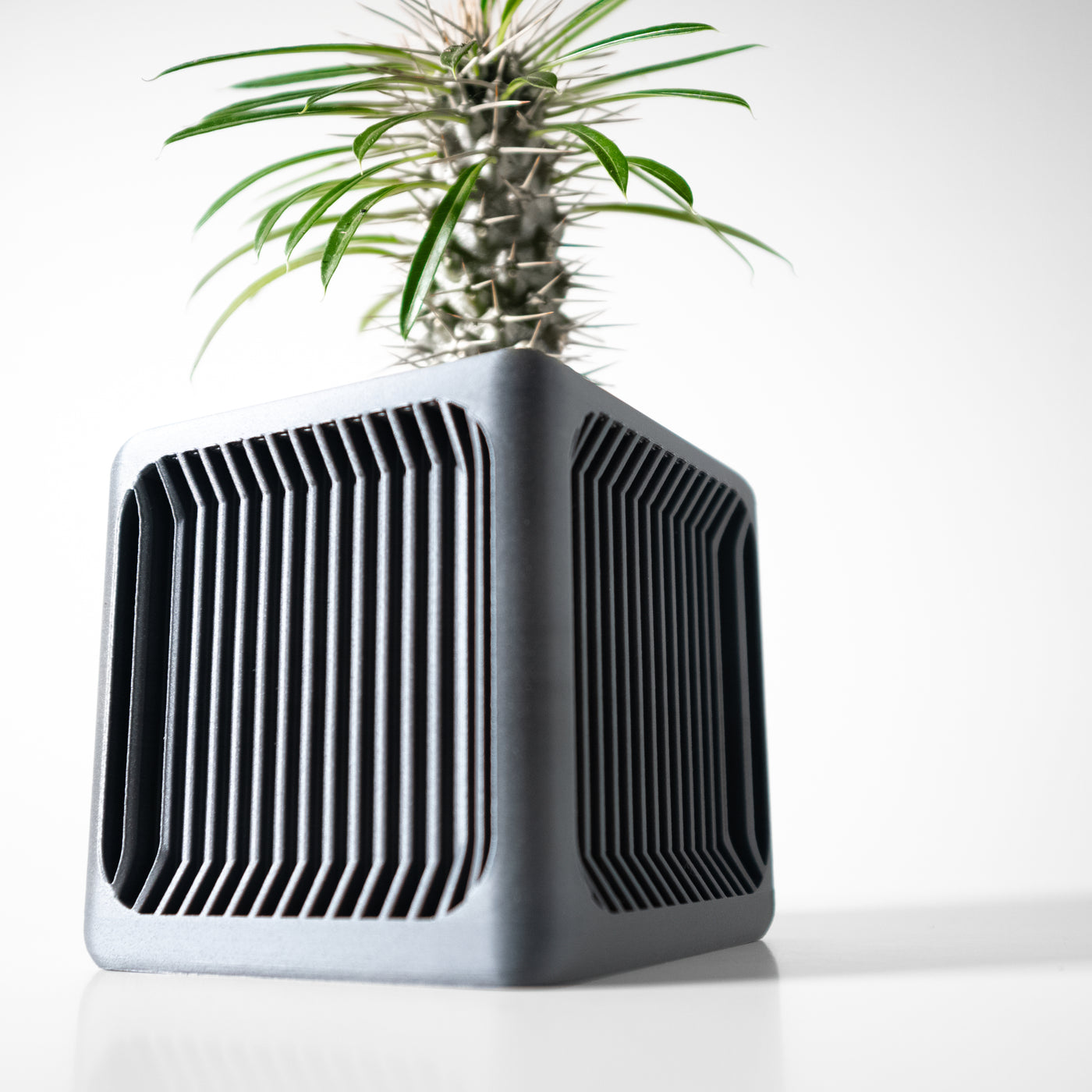 Rovo square square indoor planter, product view 3