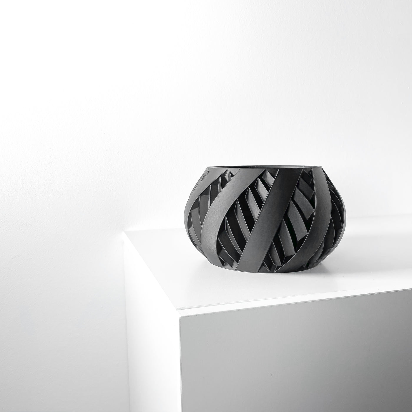 Silvo spiral indoor planter, product view 4