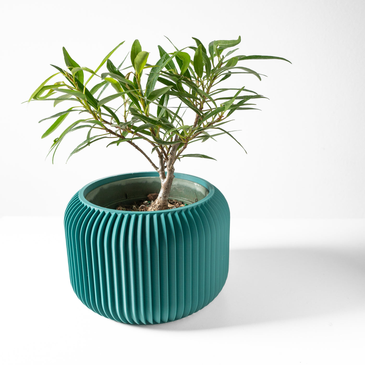 Unis ribbed indoor planter, product view 2