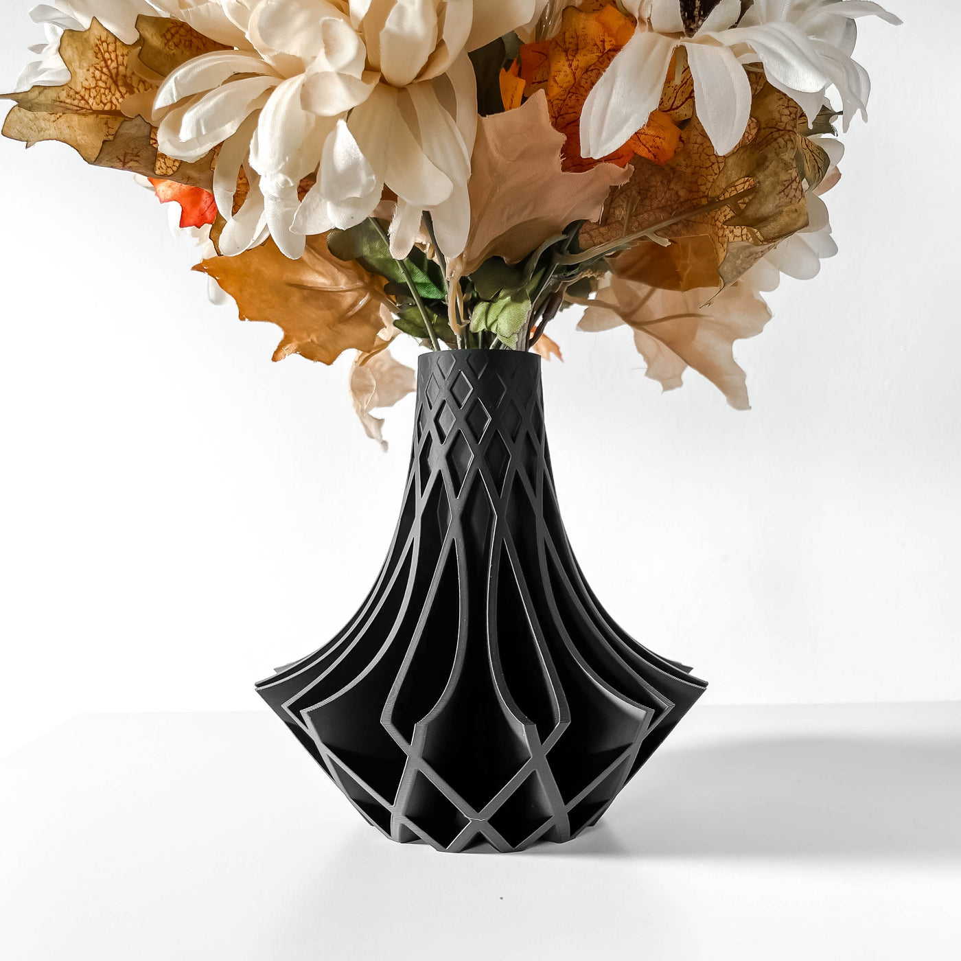 Kiva geometric vase for flowers, product view 1