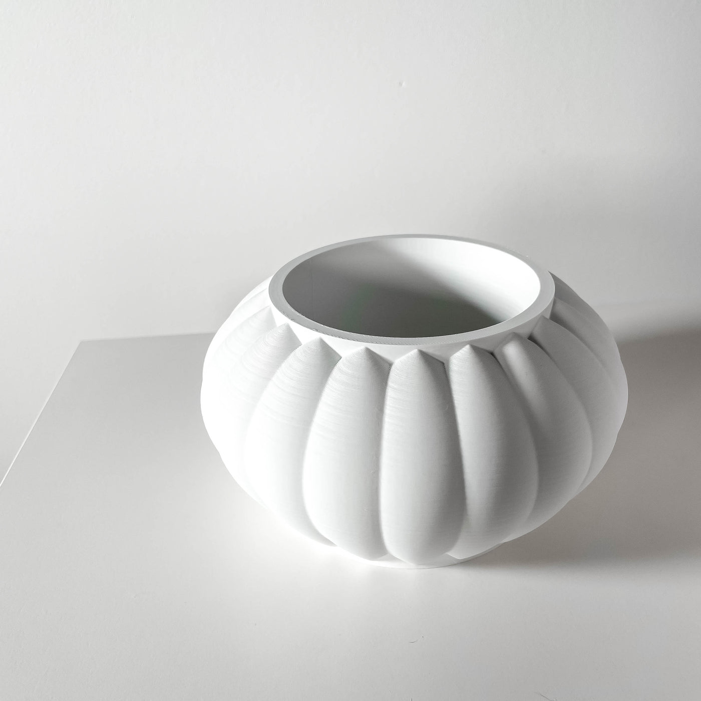 Bunos geometric indoor planter, product view 6