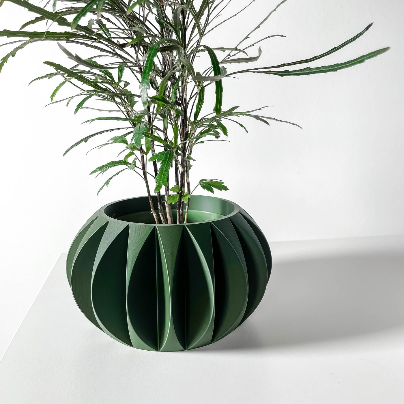 Kire geometric indoor planter, product view 3