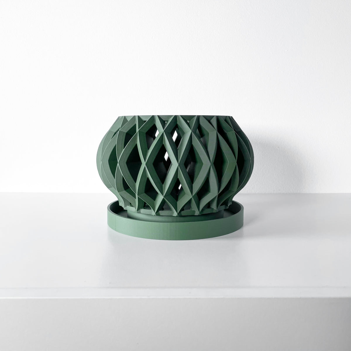 Elson diamond lattice ventilated orchid pot, bottom tray view