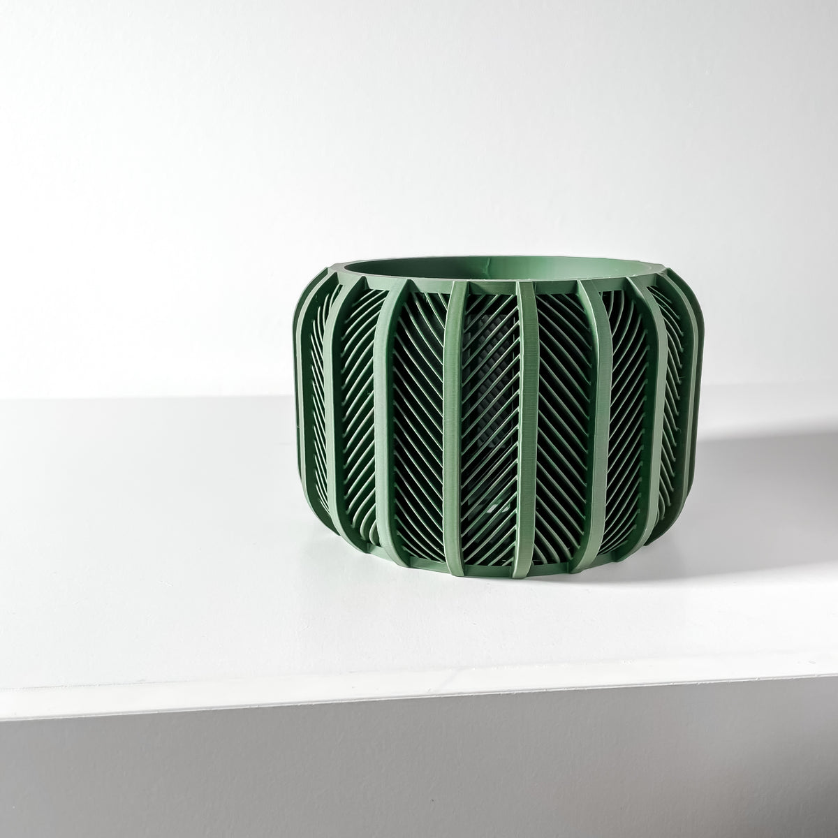 Rodex structured lattice ventilated orchid pot, bottom tray view
