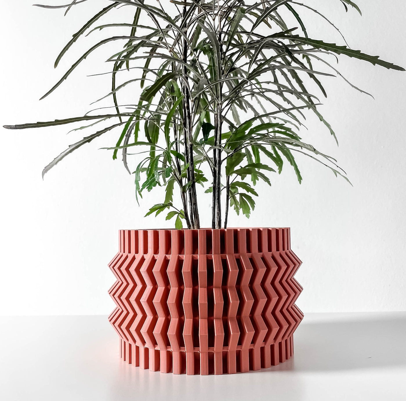 Alio flowing texture indoor planter, product view 1
