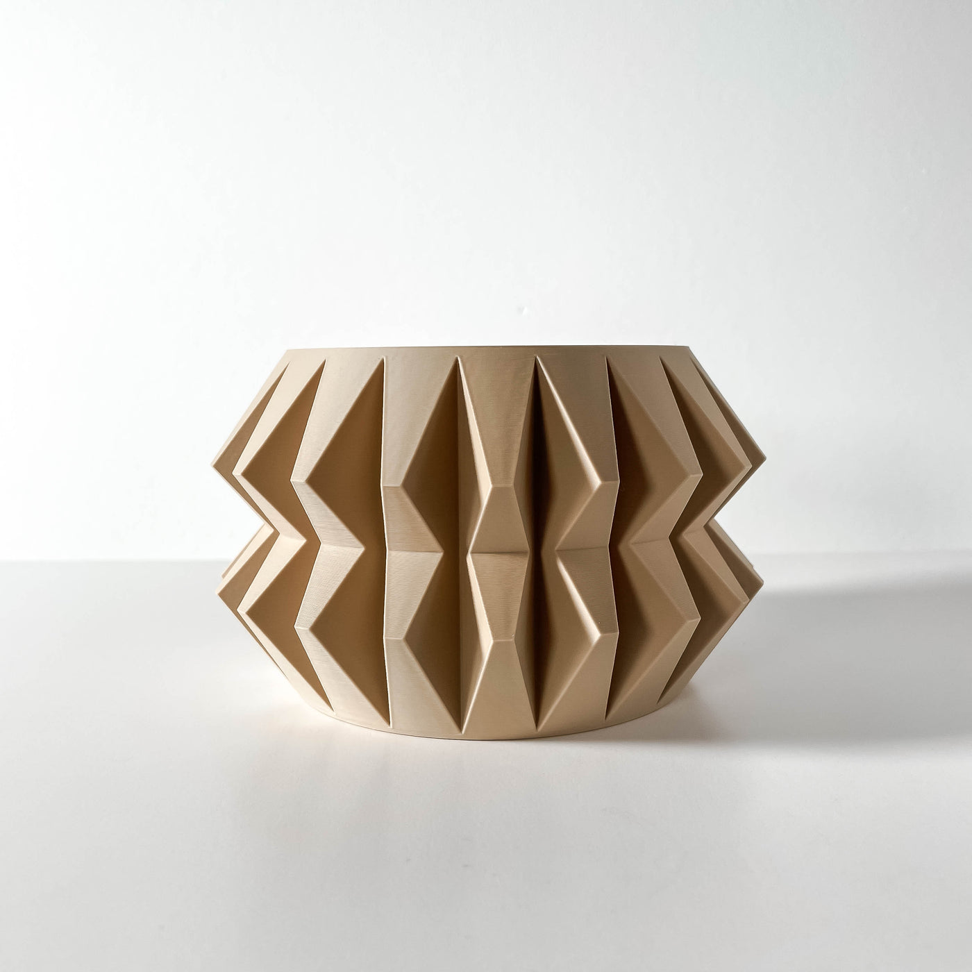 Almin sculptural indoor planter, product view 4