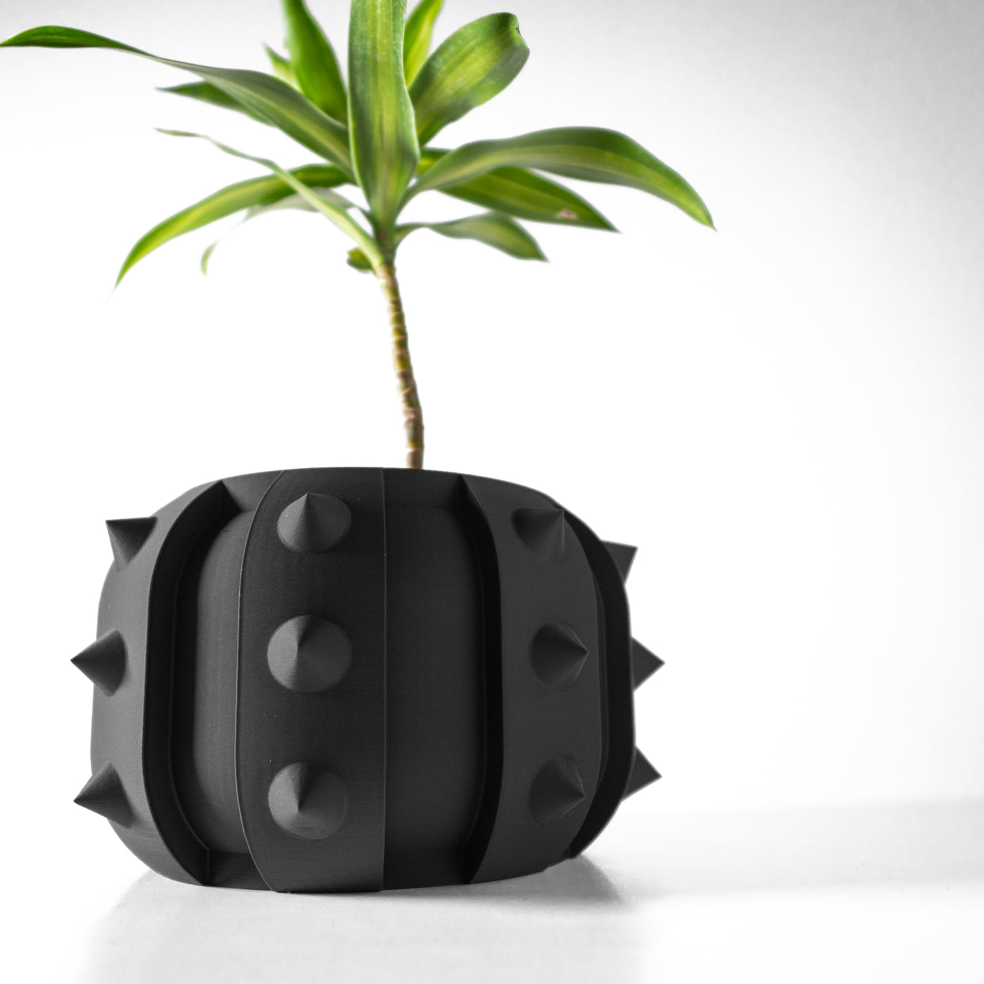 Alver layered indoor planter, product view 2