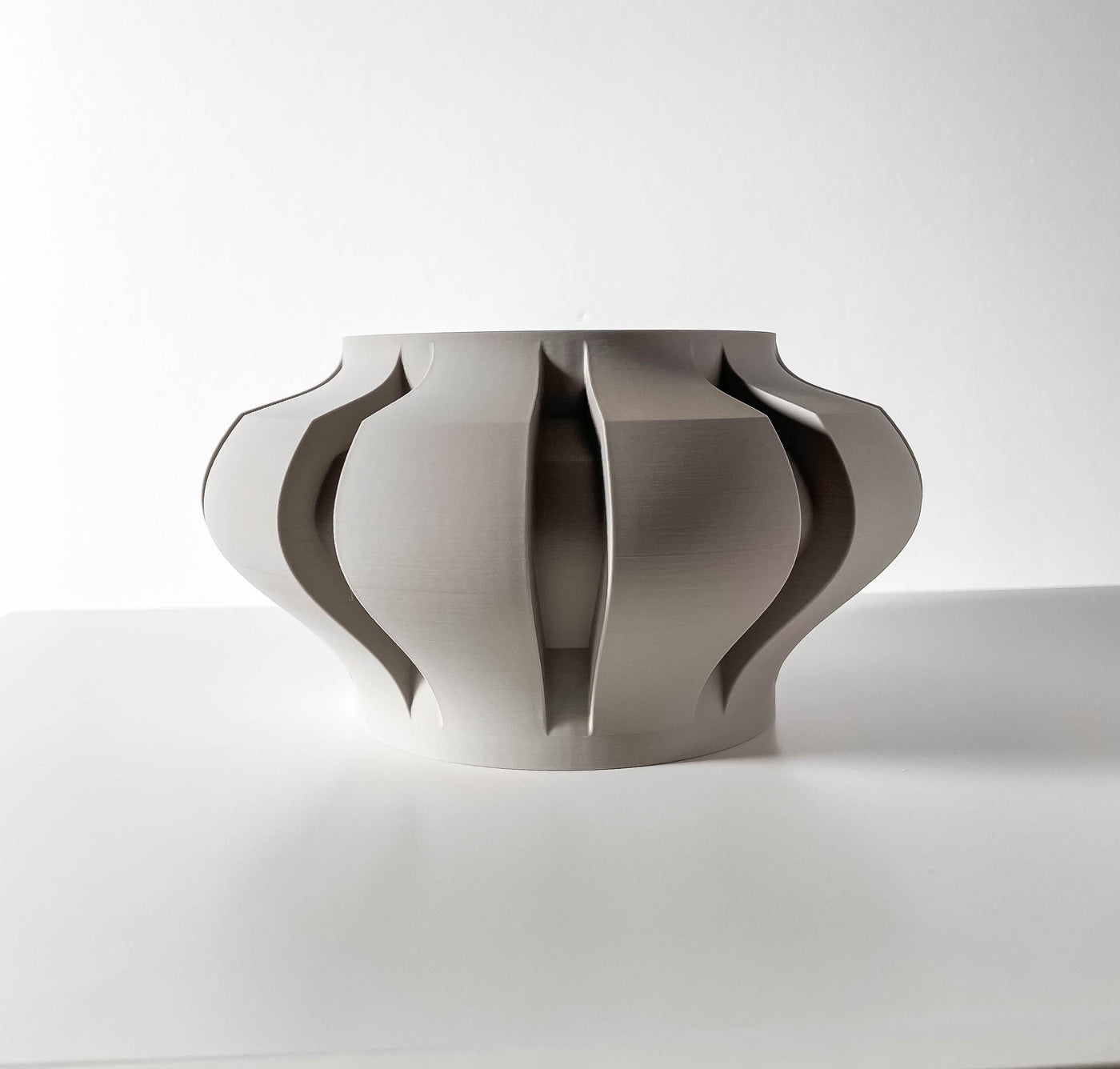 Ariko flowing texture indoor planter, product view 4