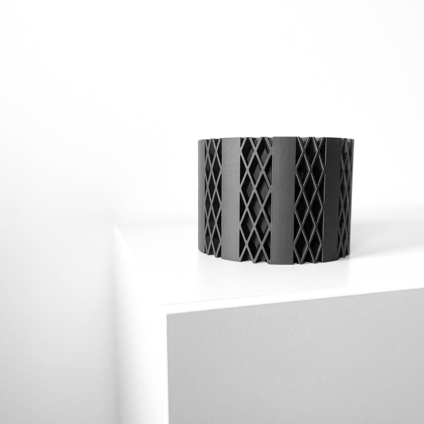 Arven woven texture indoor planter, product view 4